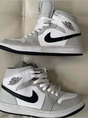 Wmns Air Jordan 1 Mid 'grey fog'